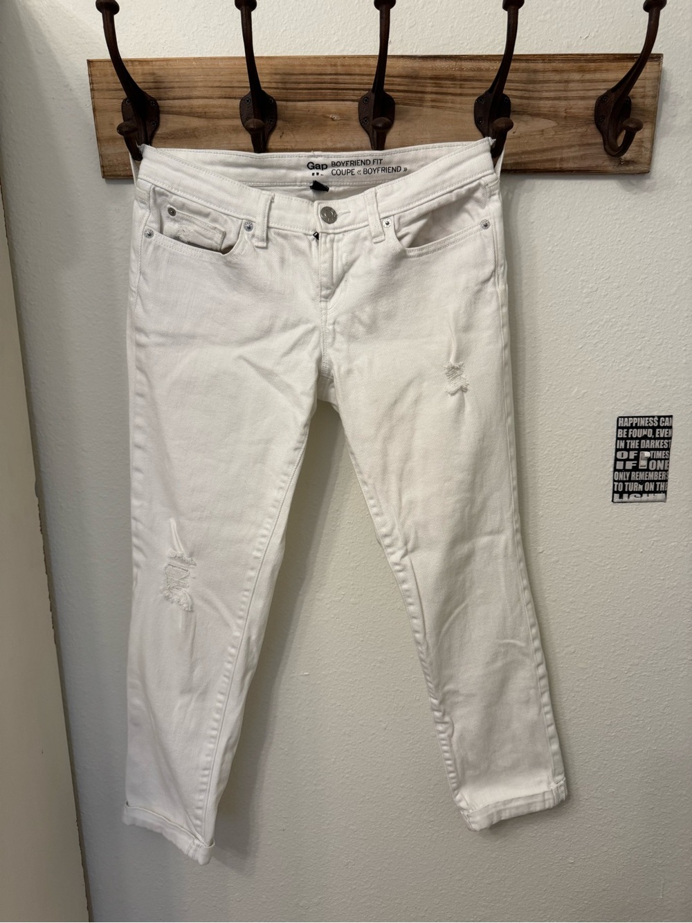 GAP White Women's Boyfriend Jeans - Distressed Stretch Denim